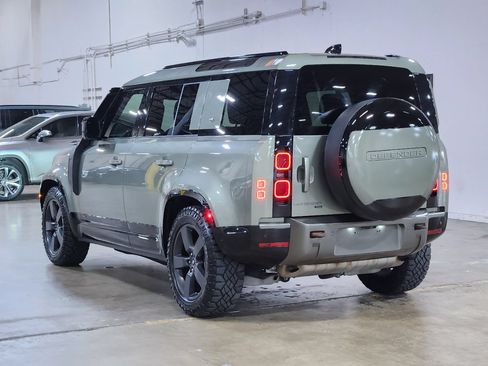 Used 2021 Land Rover Defender 110 X-Dynamic SE AWD/4WD image 11