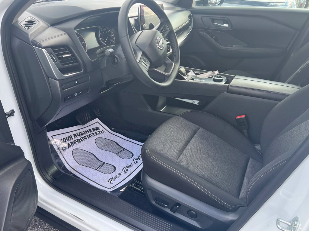 Certified 2025 Nissan Rogue SV AWD/4WD image 22