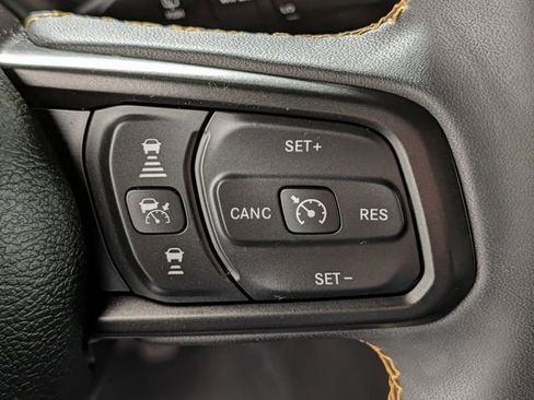 Used 2024 Jeep Wrangler Unlimited AWD/4WD image 22