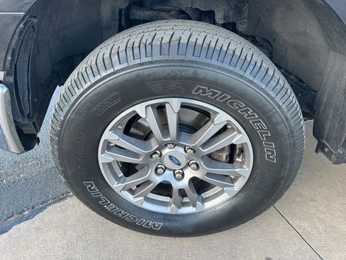 Used 2015 Ford F150 XLT image 35