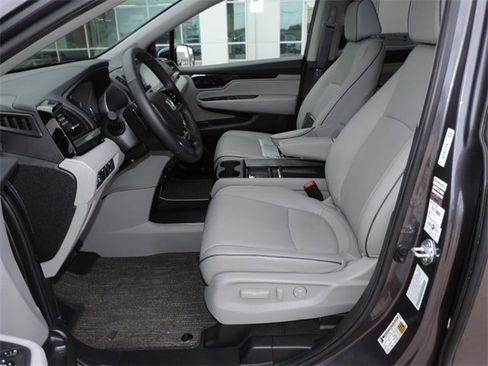 Used 2024 Honda Odyssey Elite image 13