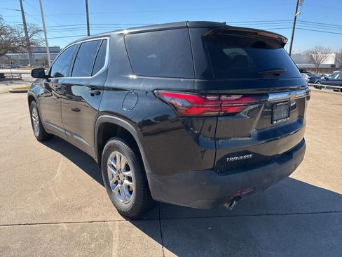 Used 2022 Chevrolet Traverse LS image 5