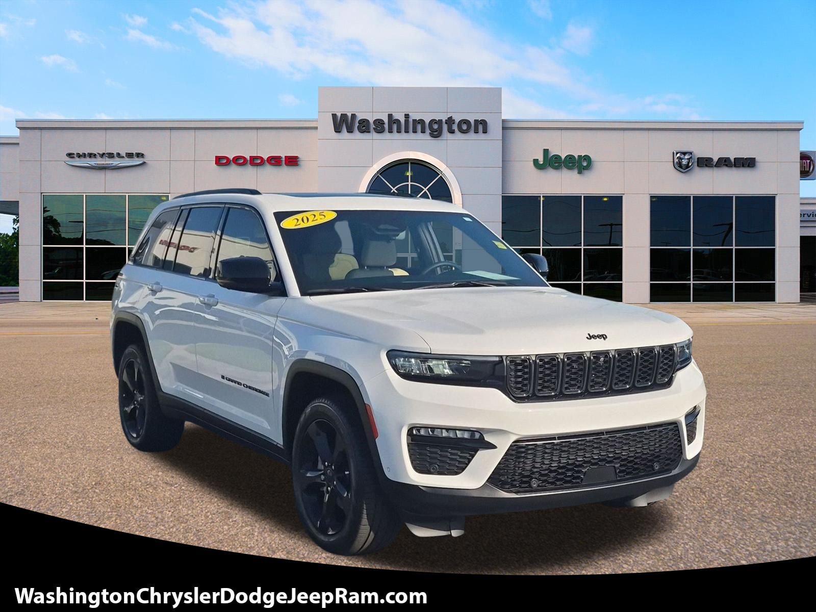 Used 2025 Jeep Grand Cherokee Limited w/ Luxury Tech Group II AWD/4WD image 1