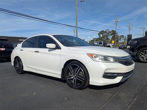 Used 2017 Honda Accord Sport image 2