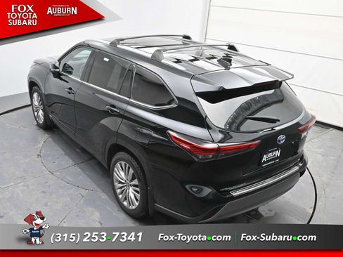 Used 2023 Toyota Highlander Platinum image 24