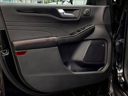 Used 2024 Ford Escape ST-Line Elite w/ Premium Technology Package image 40