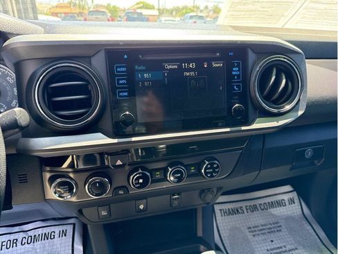 Used 2016 Toyota Tacoma TRD Off-Road w/ Towing Package AWD/4WD image 18