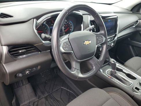 Used 2020 Chevrolet Traverse LT image 8