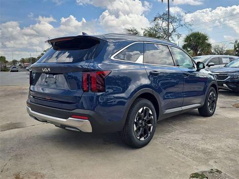 New 2026 Kia Sorento S image 8