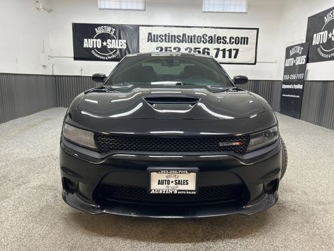 Used 2019 Dodge Charger R/T w/ Plus Group RWD image 2