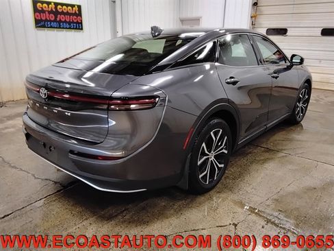 Used 2023 Toyota Crown AWD/4WD image 3