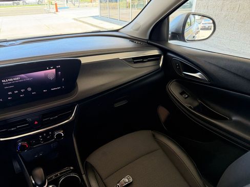 Used 2025 Buick Encore GX Preferred FWD image 34