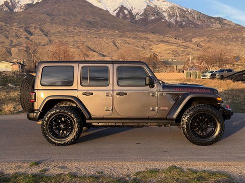 Used 2018 Jeep Wrangler Unlimited Rubicon AWD/4WD image 8