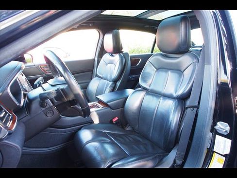 Used 2019 Lincoln Continental Select image 18