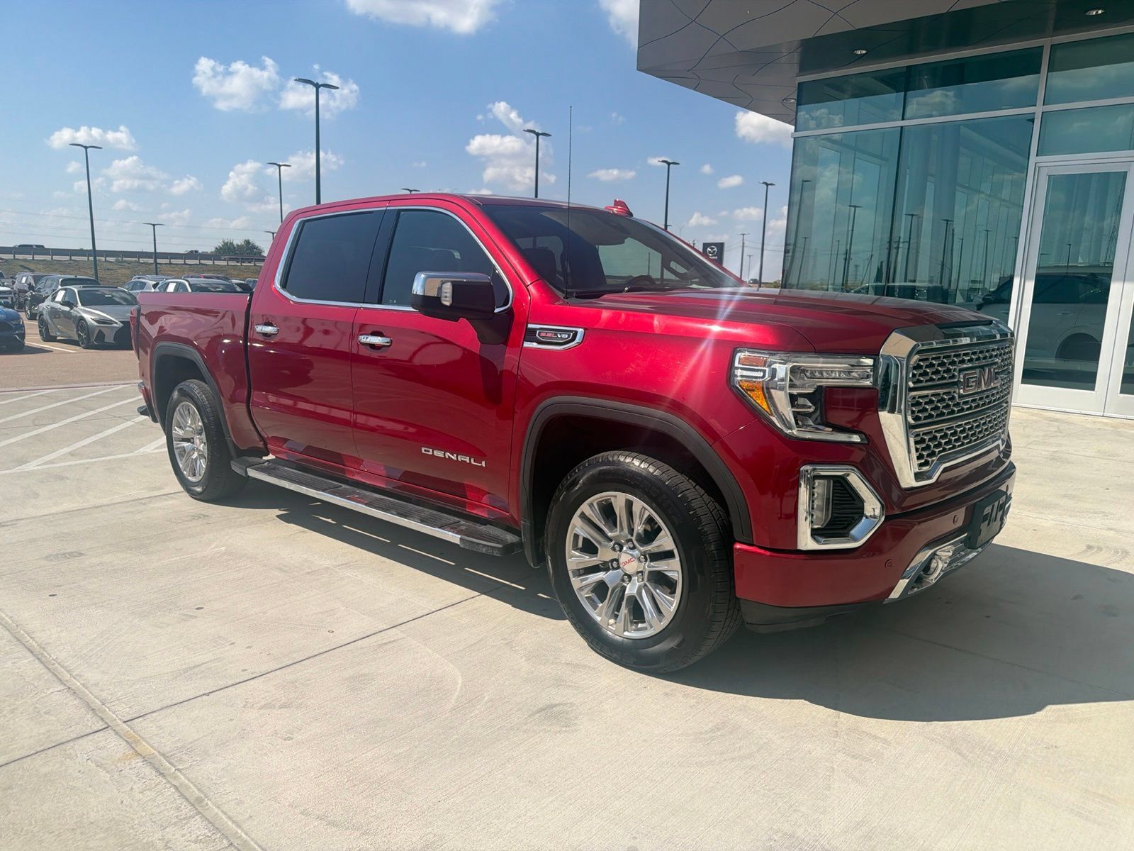 Used 2022 GMC Sierra 1500 Denali w/ Driver Alert Package II AWD/4WD image 3
