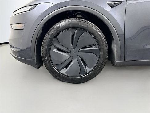 Used 2026 Tesla Model Y Long Range AWD/4WD image 30