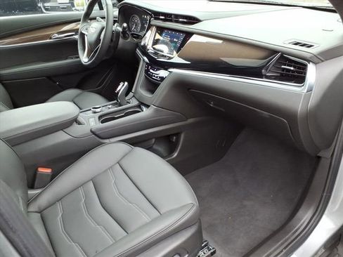 Used 2025 Cadillac XT6 Premium Luxury AWD/4WD image 25