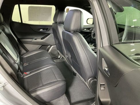 Used 2025 Chevrolet Equinox LT w/ Convenience Package II image 5