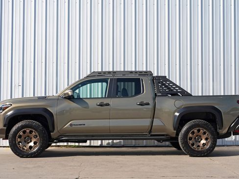 Used 2025 Toyota Tacoma 4x4 Double Cab Hybrid w/ Tow Tech Package image 9