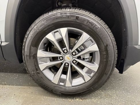 Used 2026 Chevrolet Equinox LT AWD/4WD image 21