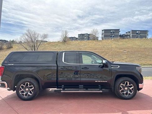 Used 2023 GMC Sierra 1500 SLE image 8