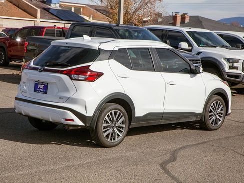 Used 2024 Nissan Kicks SV image 5