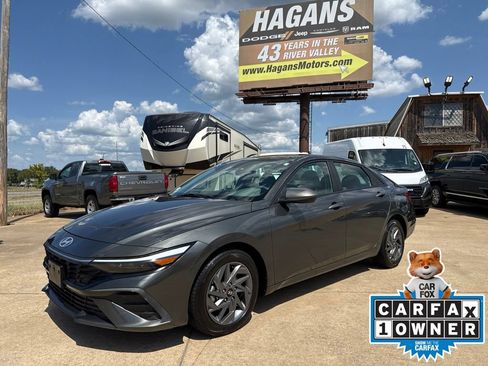 Used 2024 Hyundai Elantra SEL FWD image 1