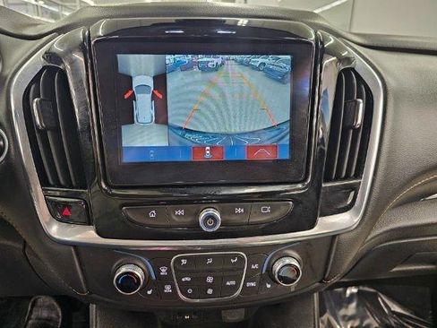 Used 2019 Chevrolet Traverse RS image 16