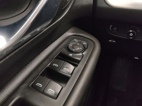 Used 2021 GMC Terrain SLT image 27