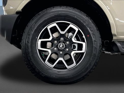 New 2026 Ford Bronco Outer Banks AWD/4WD image 13