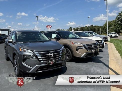 Used 2017 Nissan Maxima SR image 32