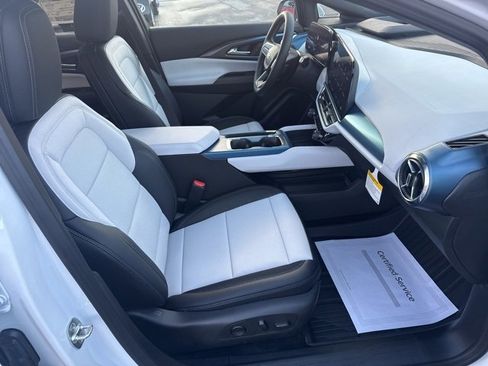 New 2026 Chevrolet Equinox EV LT w/ Convenience Package II image 28