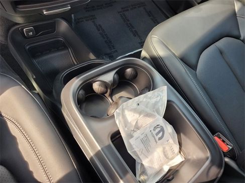 New 2026 Chrysler Voyager LX image 25