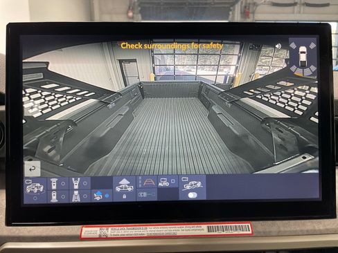 Used 2025 Toyota Tacoma Trailhunter Crew Cab image 60