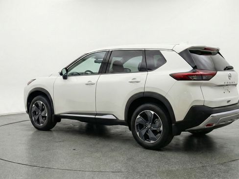 Used 2025 Nissan Rogue SV AWD/4WD image 6