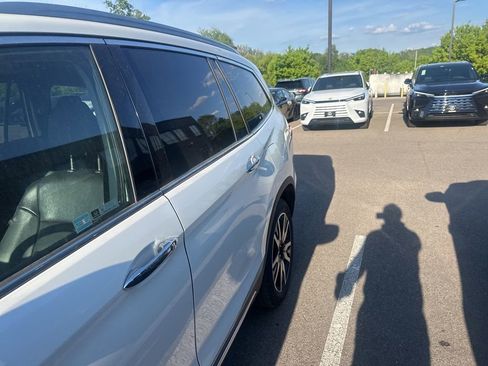 Used 2019 Honda Pilot Touring image 7