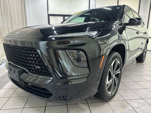 Certified 2025 Buick Enclave Sport Touring image 11