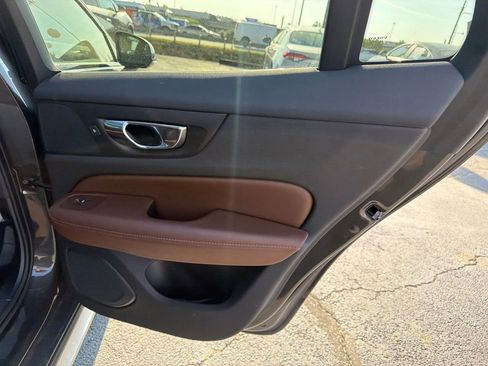 Used 2021 Volvo V60 T5 Cross Country w/ Lounge Package image 16