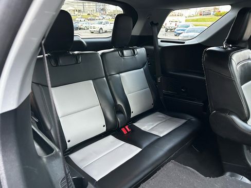 Used 2022 Ford Explorer XLT w/ Equipment Group 202A image 11