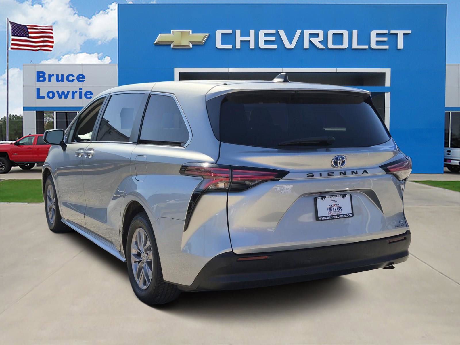 Used 2022 Toyota Sienna LE FWD image 5