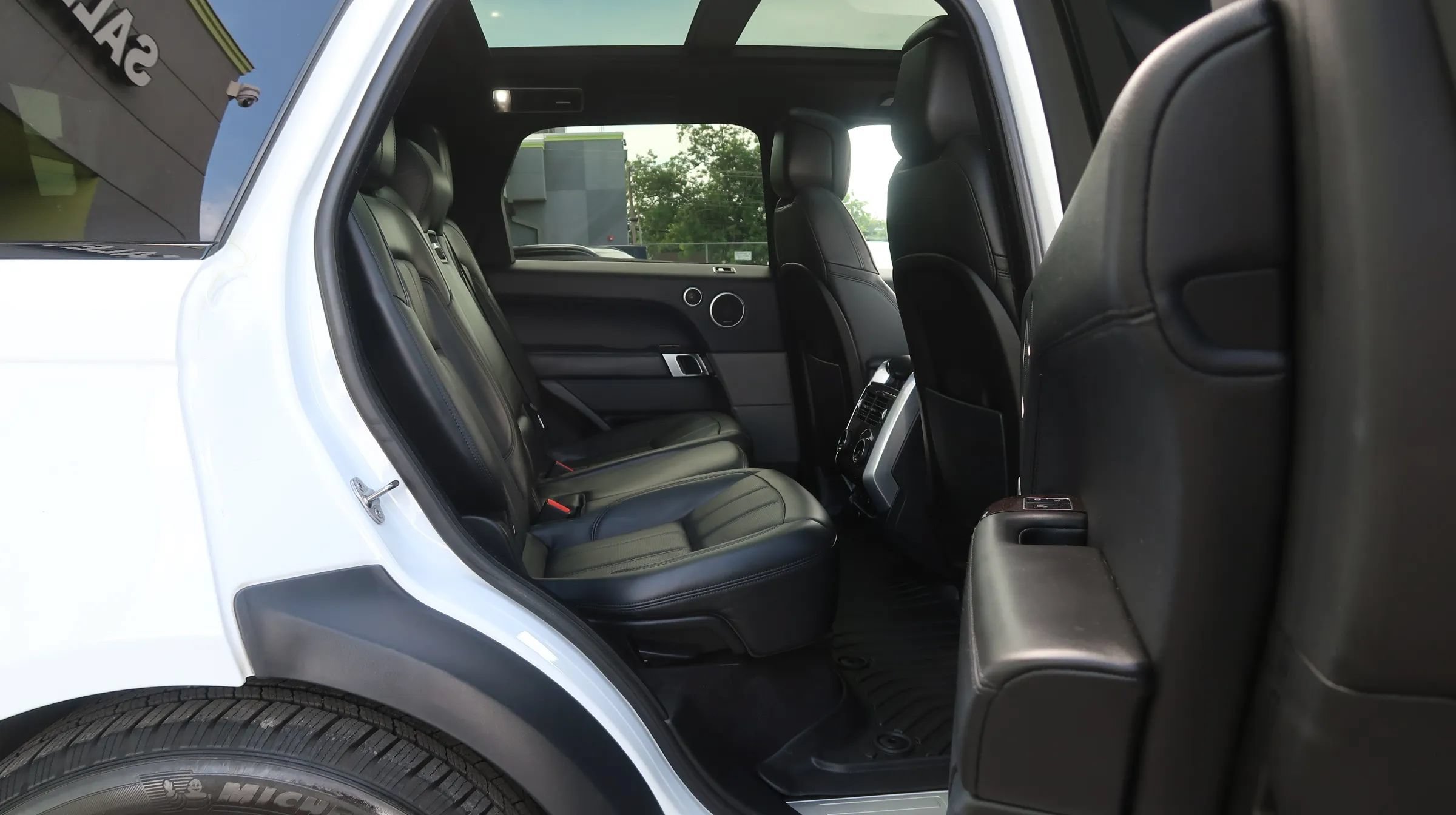Used 2018 Land Rover Range Rover Sport HSE AWD/4WD image 24