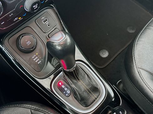 Used 2021 Jeep Compass Limited image 24