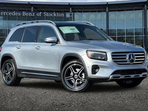 New 2026 Mercedes-Benz GLB 250 4MATIC image 2