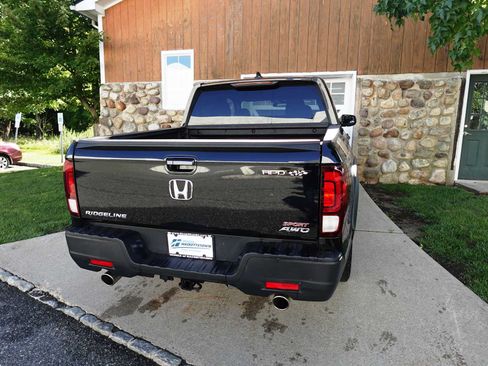 Used 2023 Honda Ridgeline Sport image 7