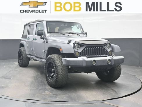 Used 2018 Jeep Wrangler Unlimited Sport S AWD/4WD image 1
