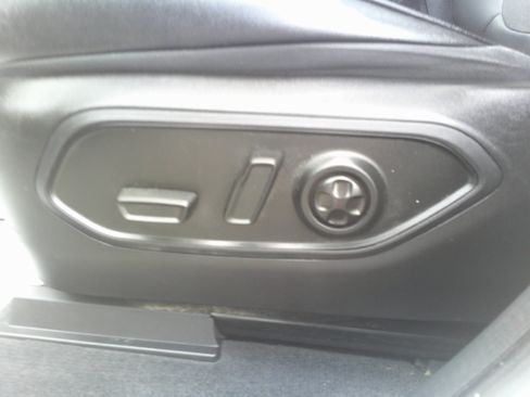 Used 2023 Jeep Grand Cherokee Altitude AWD/4WD image 17