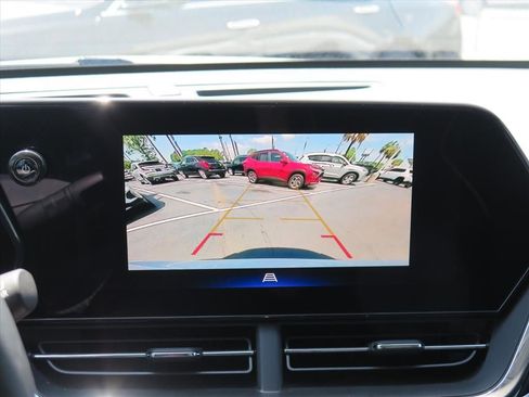 Used 2025 Chevrolet Trax ACTIV w/ Driver Confidence Package FWD image 12