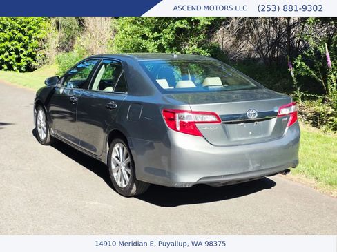 Used 2012 Toyota Camry XLE w/ Leather Pkg FWD image 3