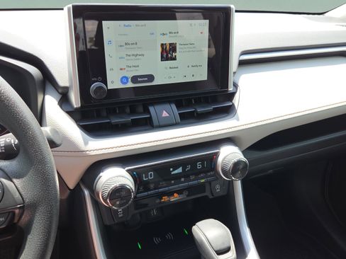Certified 2025 Toyota RAV4 XLE w/ Convenience Package FWD image 21