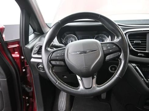 Used 2020 Chrysler Pacifica Touring w/ S Appearance Package FWD image 26
